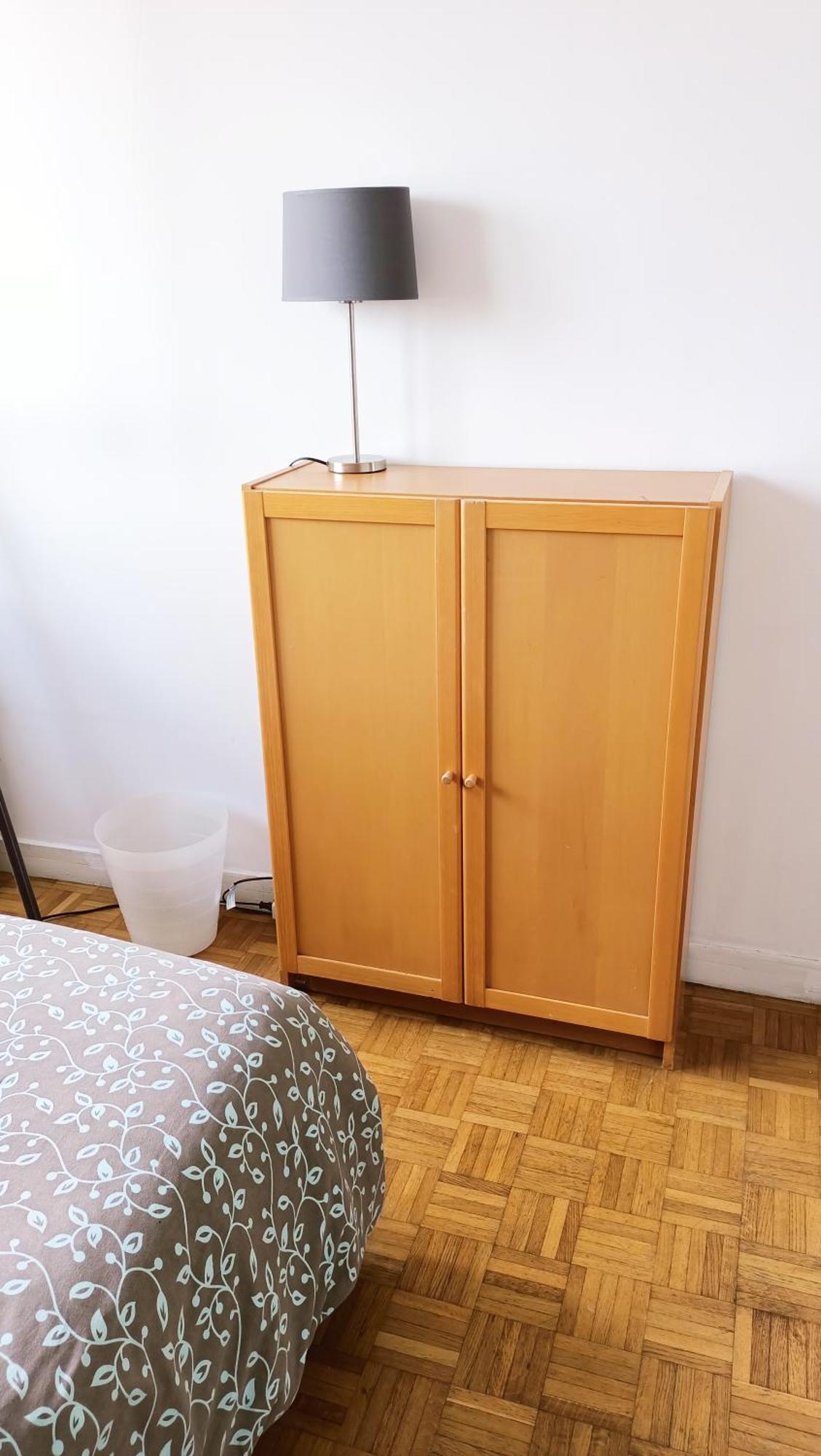 Quiet Bedroom, Comfy King Size Bed, Shared Bathroom, Center * París